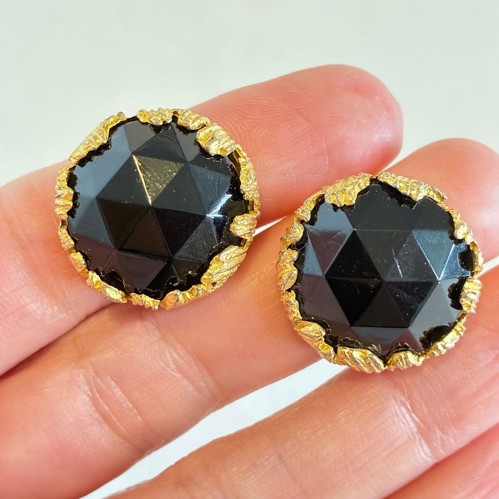 Vintage Jonne Schrager Clip On Earrings Faceted Black Glass Gold Tone .8"